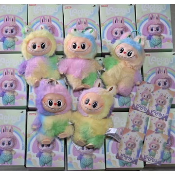 Labubu - Rainbow Dream meglepetés plüssfigura (vakdobozos)