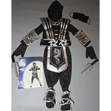 Ninja harcos jelmez fiúknak – fekete-ezüst szett fegyverekkel