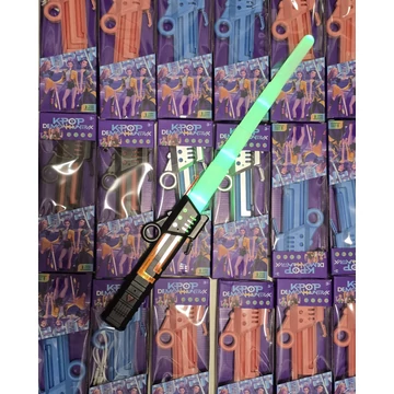 KPOP Demon Hunters – Fekete markolatos színváltós fénykard (74 cm, USB-C, több funkció)