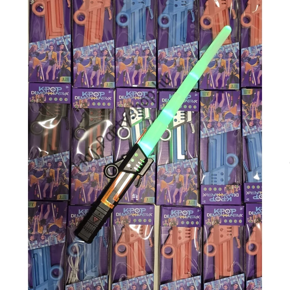 KPOP Demon Hunters – Fekete markolatos színváltós fénykard (74 cm, USB-C, több funkció)